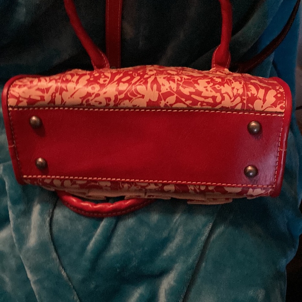 Patricia Nash leather wrist carry or cross body pocket book. - Picture 7 of 8